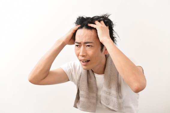 頭皮から出るにおいの種類と特徴