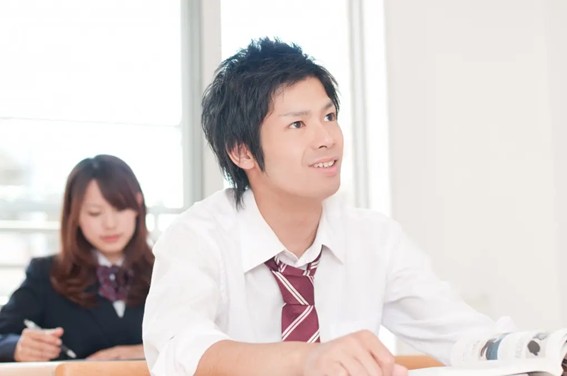 高校生が薄毛（ハゲ）になる原因とは？今からできる若ハゲの6つの対策法